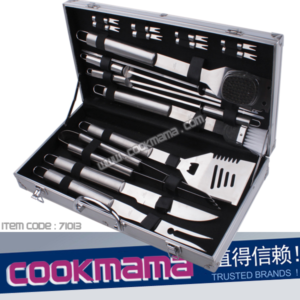 18-piece Deluxe stainless steel grill set with case