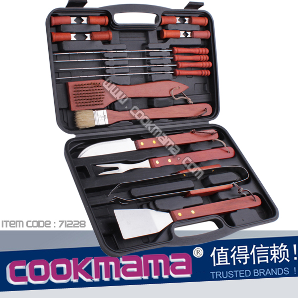18-piece wood handle bbq tool set with storage case